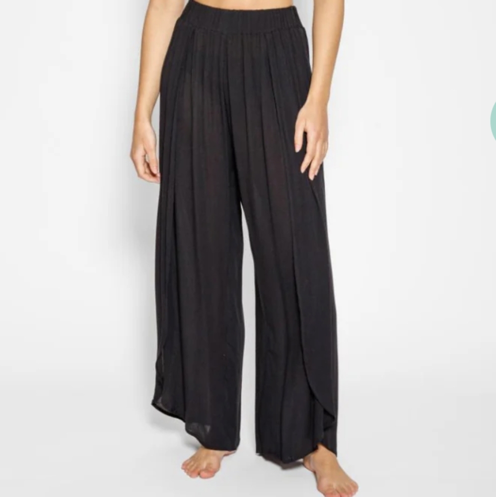 NWT, Koy Resort, Miami Spit Leg Beach Pants